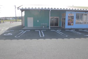 【ダイナム宮崎日向財光寺店ゆったり館】キッチンカー出店やプロモーションイベントに最適なアミューズメント施設のイベントスペース