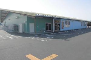 【ダイナム宮崎日向財光寺店ゆったり館】キッチンカー出店やプロモーションイベントに最適なアミューズメント施設のイベントスペース