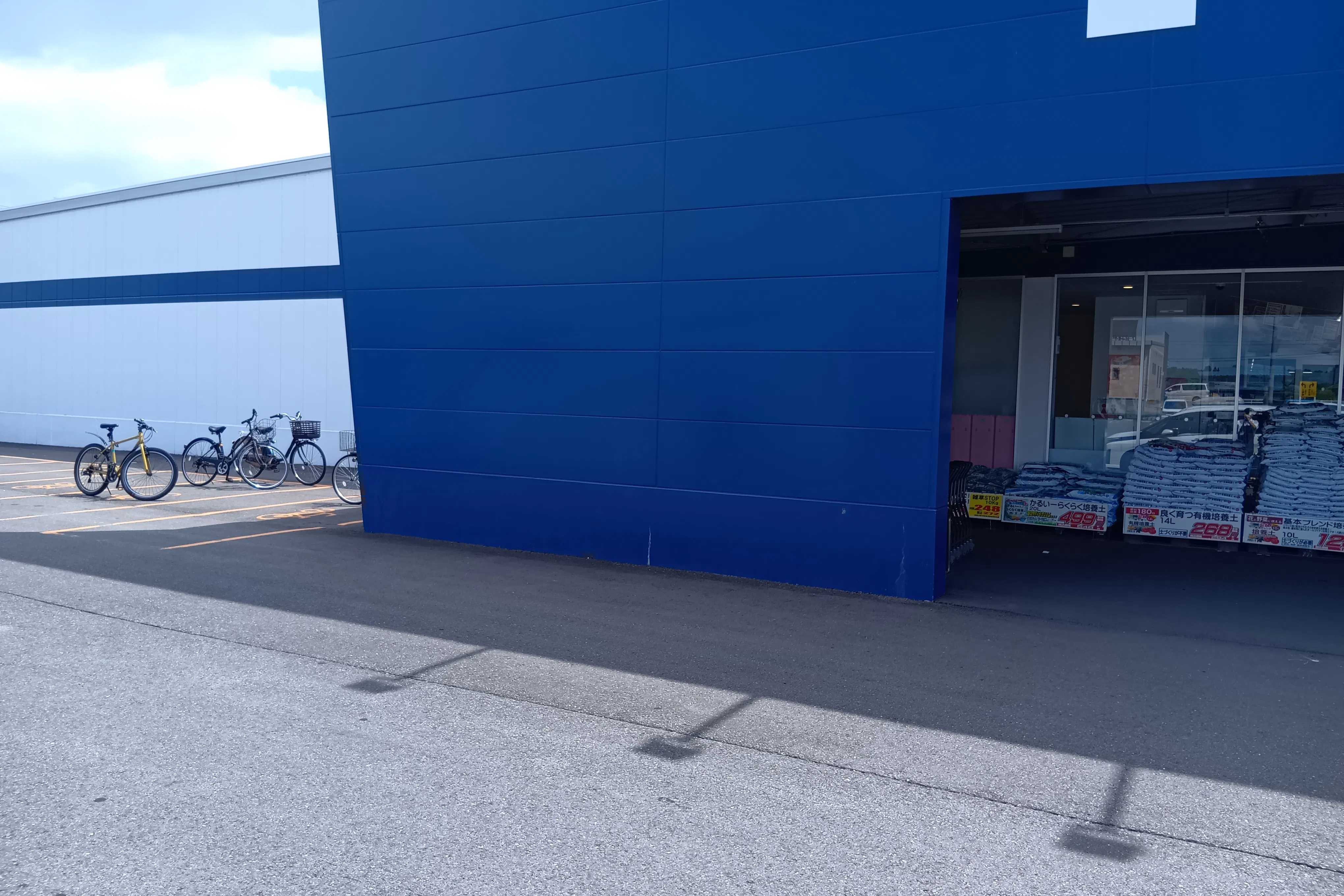 【スーパーセンタートライアル滝沢店】キッチンカー(調理営業)出店限定/屋外スペース