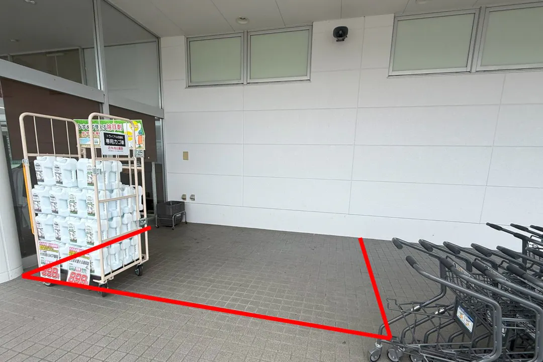 【スーパーセンタートライアル佐賀大和店】Ⓑ軒下_物販限定スペース