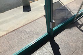 【ダイナム鳥取境港店】キッチンカーやプロモーションに最適なアミューズメント施設のイベントスペース(喫煙所前)