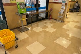 【南海ショッピングデート/南海尾崎駅3分】食物販や物販に最適な入口近くの店内イベントスペース