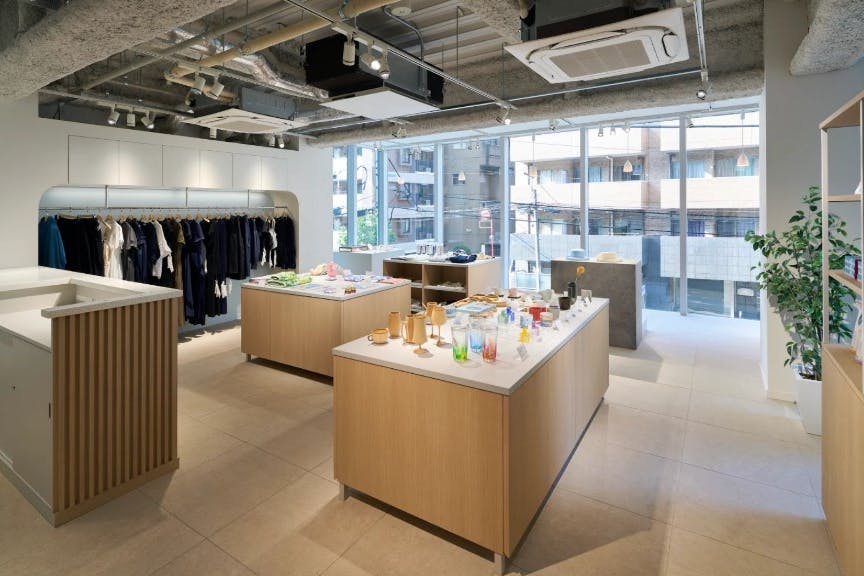 <3月までトライアル価格でご案内!>【麻布十番駅3分】ポップアップストアなどに最適!ガラス張りで自然光がたっぷり入る「HARMONIA SHOWCASE」