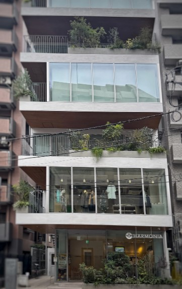 ＜3月までトライアル価格でご案内！＞【麻布十番駅3分】ポップアップストアなどに最適！ガラス張りで自然光がたっぷり入る「HARMONIA SHOWCASE」