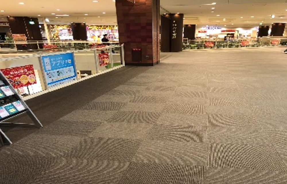 【ララガーデン川口】2階 南側エスカレーター前