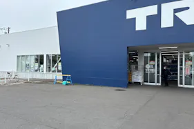 【スーパーセンタートライアル釧路川端店】キッチンカー出店限定/屋外 Ⓑキッチンカースペース【入口正面左側】※電源準備中