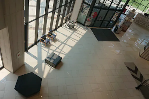 【イオンモール徳島】AWAコート(ガラス面側)