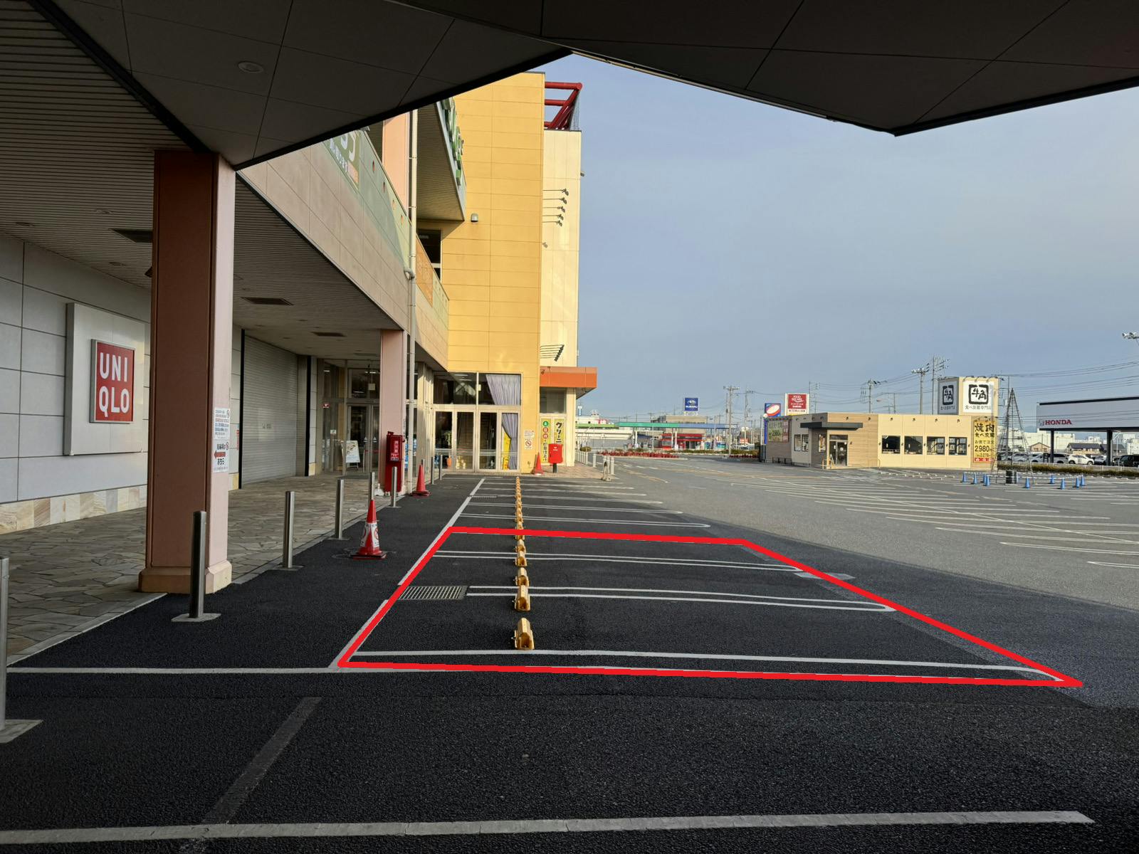 【ヘイワールド!!/レインボーエリアC】電子タバコPR(3,300円)キッチンカー(1,650円~)やプロモーションイベント(5,500円)で人気!館内入口に面した屋外スペースです!