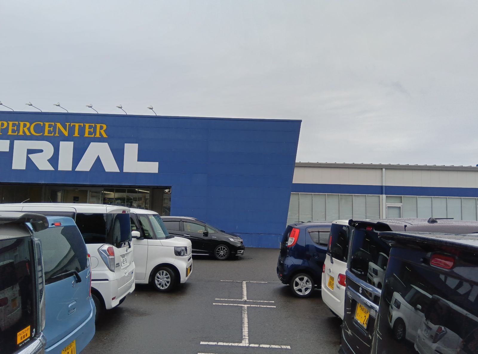 【スーパーセンタートライアル時津店】キッチンカー（調理営業）出店限定/屋外　Ⓐキッチンカースペース【入口正面右側】 ※焼き鳥は利用不可