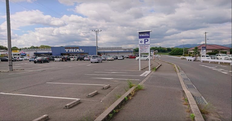 【スーパーセンタートライアル中津店】キッチンカー(調理営業)出店限定/屋外スペースの画像