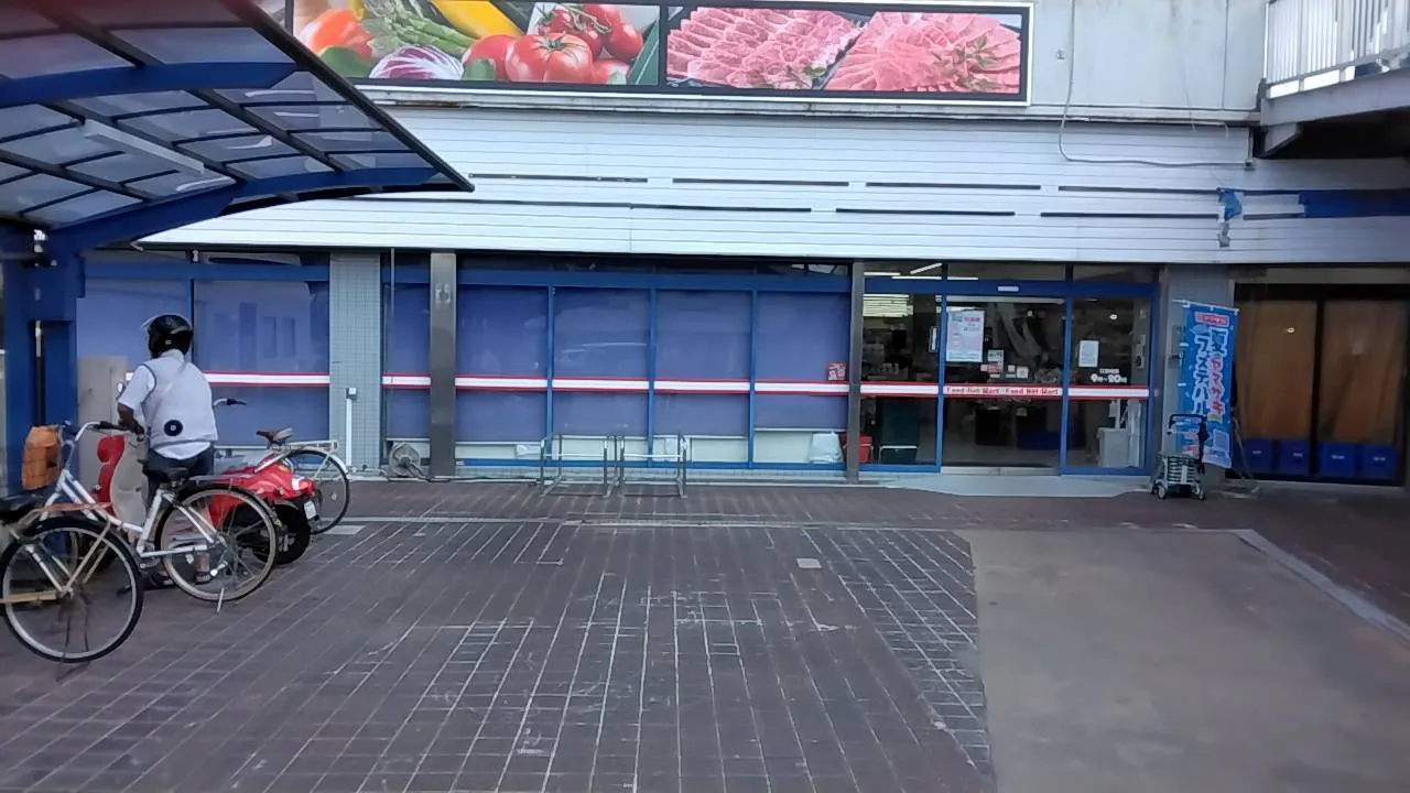 【フードネットマート高槻店】キッチンカー出店や販促プロモーションに適した地域密着型のスーパーの軒先スペース