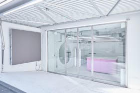 【原宿駅5分】展示会やポップアップストアに適した開放感がある白を基調としたスペース