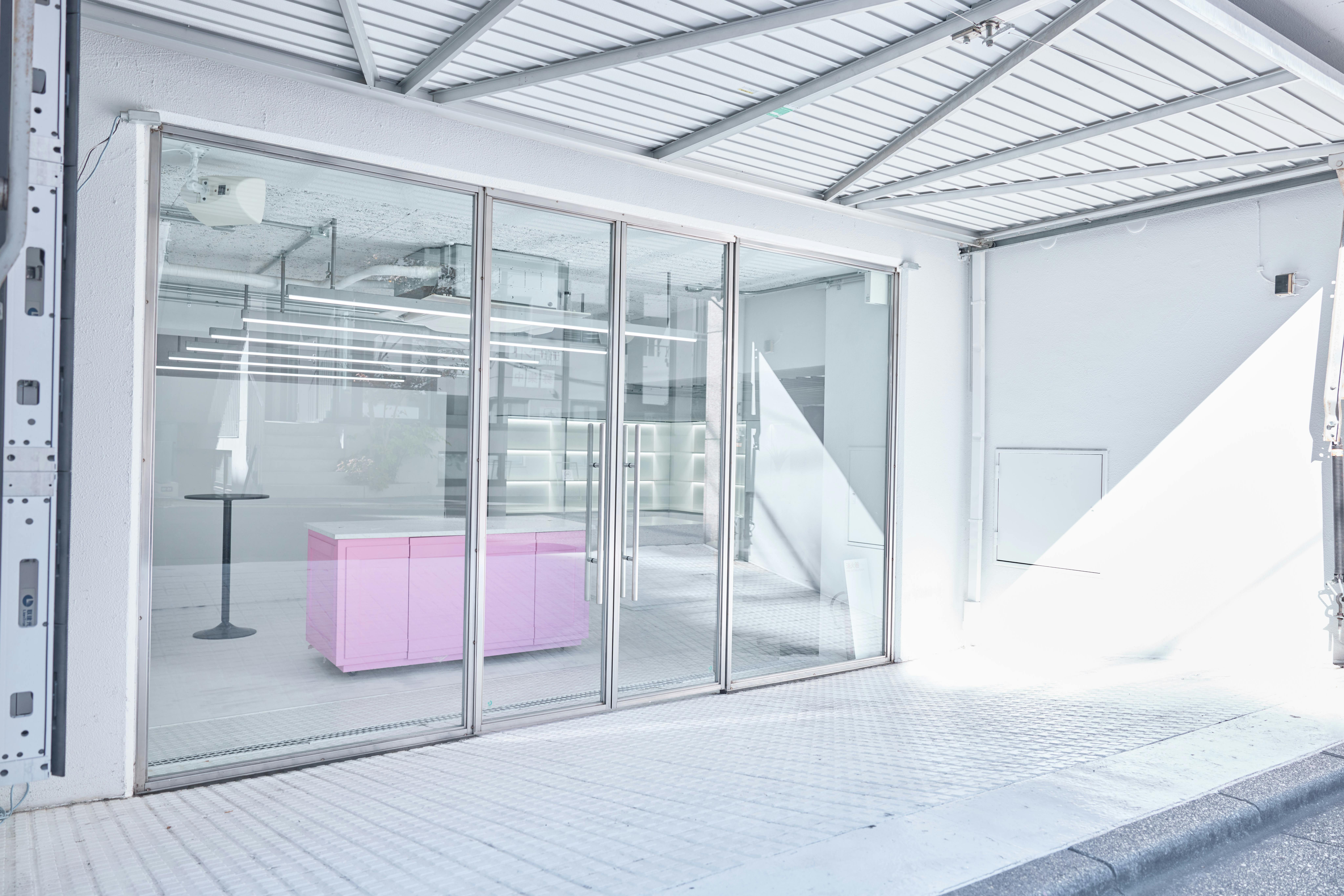 【原宿駅5分】展示会やポップアップストアに適した開放感がある白を基調としたスペース