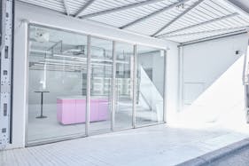 【原宿駅5分】展示会やポップアップストアに適した開放感がある白を基調としたスペース