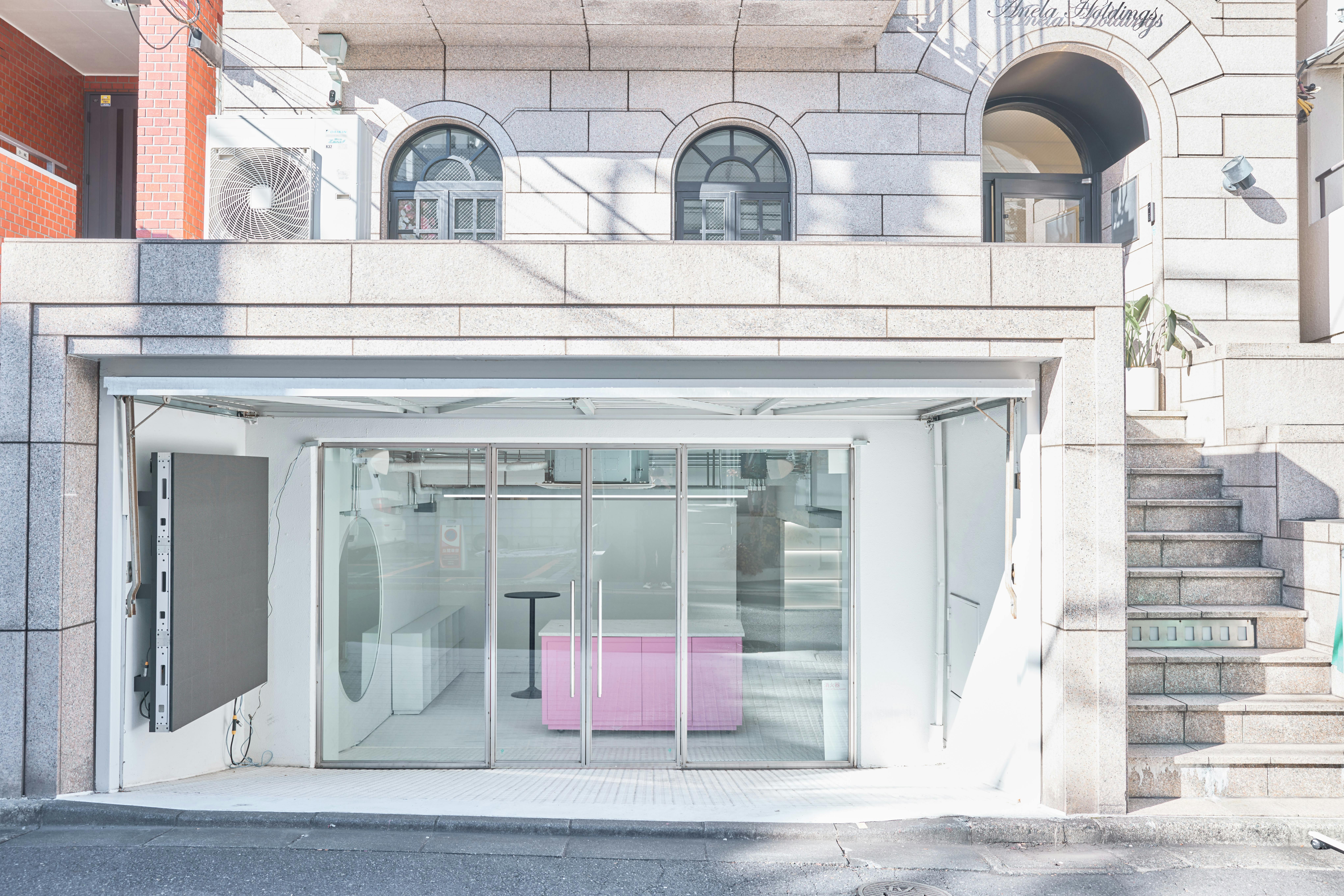 【原宿駅5分】展示会やポップアップストアに適した開放感がある白を基調としたスペース