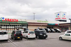 【フレスタ西条店】キッチンカーに利用可能な駐車場スペース