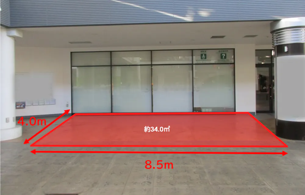 【三井アウトレットパーク 入間】1階 センタープラザ 総合案内所前共用通路