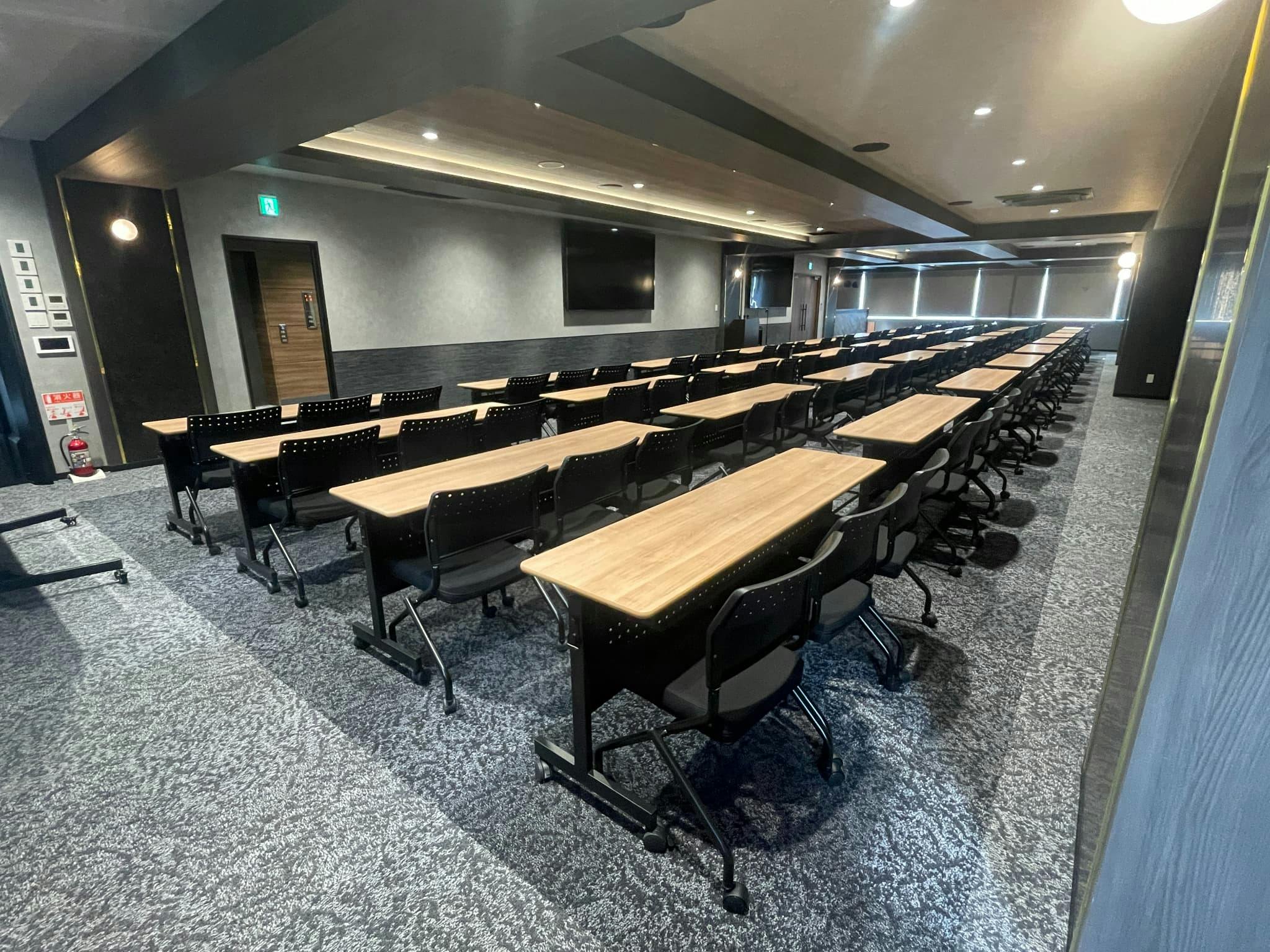 【新橋駅1分】各種パーティーやセミナーに適した落ち着いた雰囲気の貸切イベントスペース