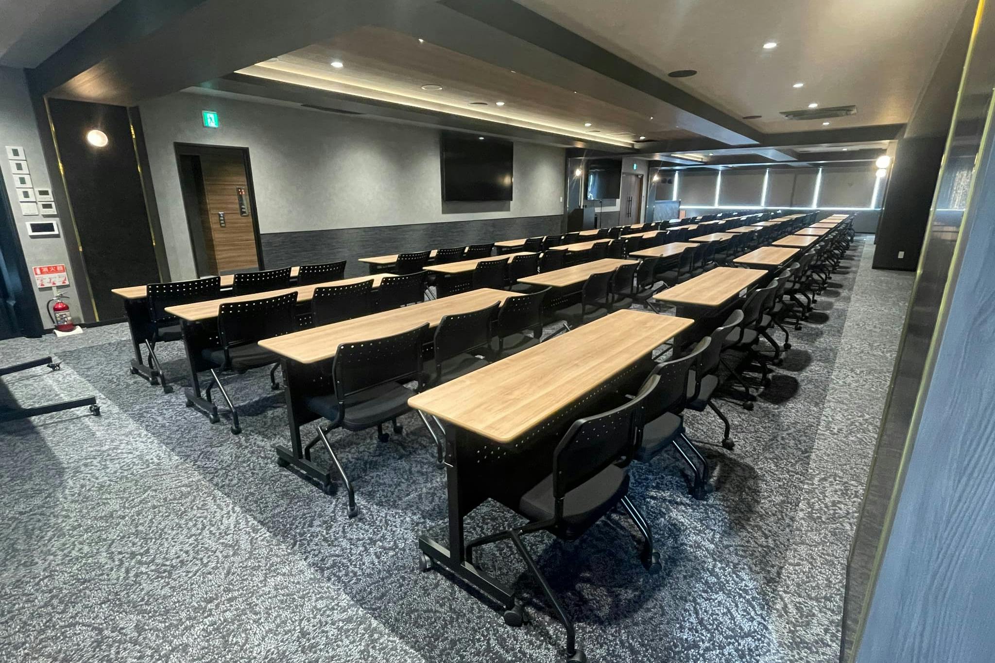 【新橋駅1分】各種パーティーやセミナーに適した落ち着いた雰囲気の貸切イベントスペース