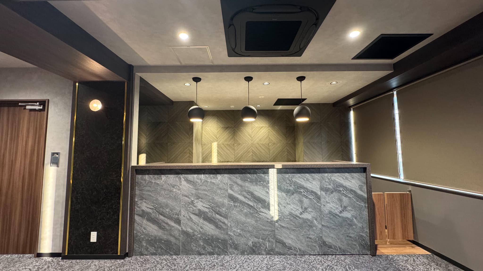 【新橋駅1分】各種パーティーやセミナーに適した落ち着いた雰囲気の貸切イベントスペース