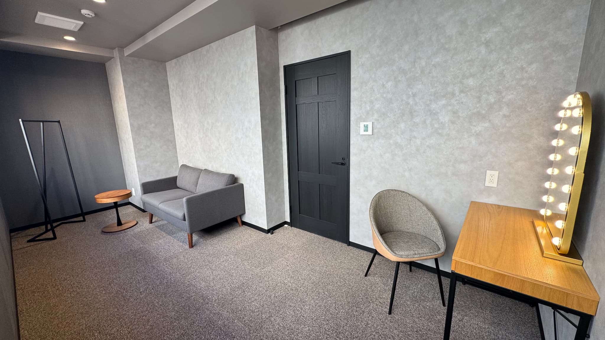 【新橋駅1分】各種パーティーやセミナーに適した落ち着いた雰囲気の貸切イベントスペース