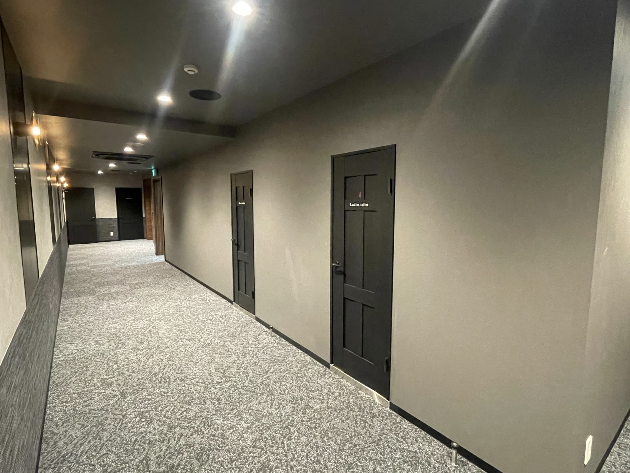 【新橋駅1分】各種パーティーやセミナーに適した落ち着いた雰囲気の貸切イベントスペース