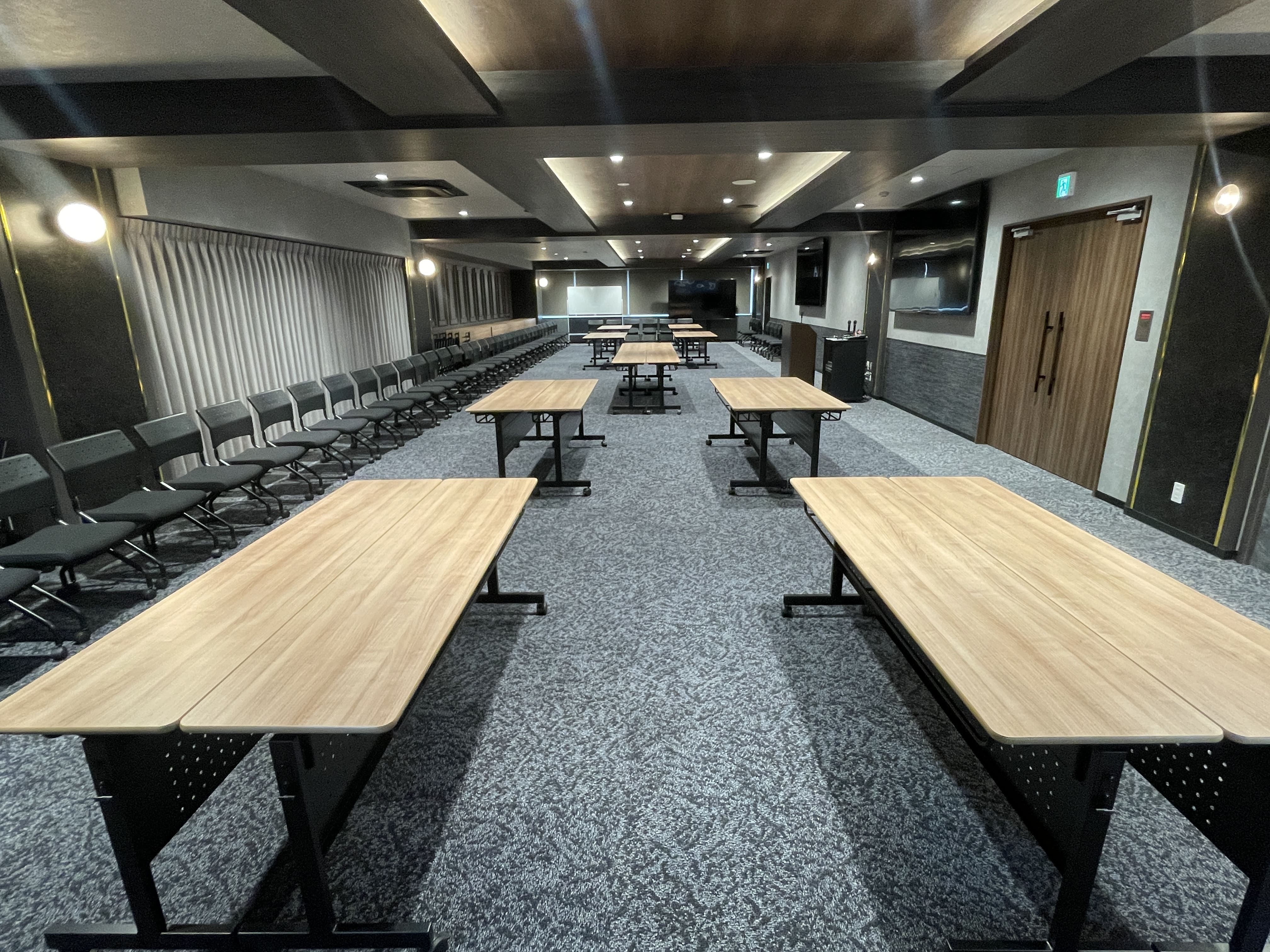 【新橋駅1分】各種パーティーやセミナーに適した落ち着いた雰囲気の貸切イベントスペース