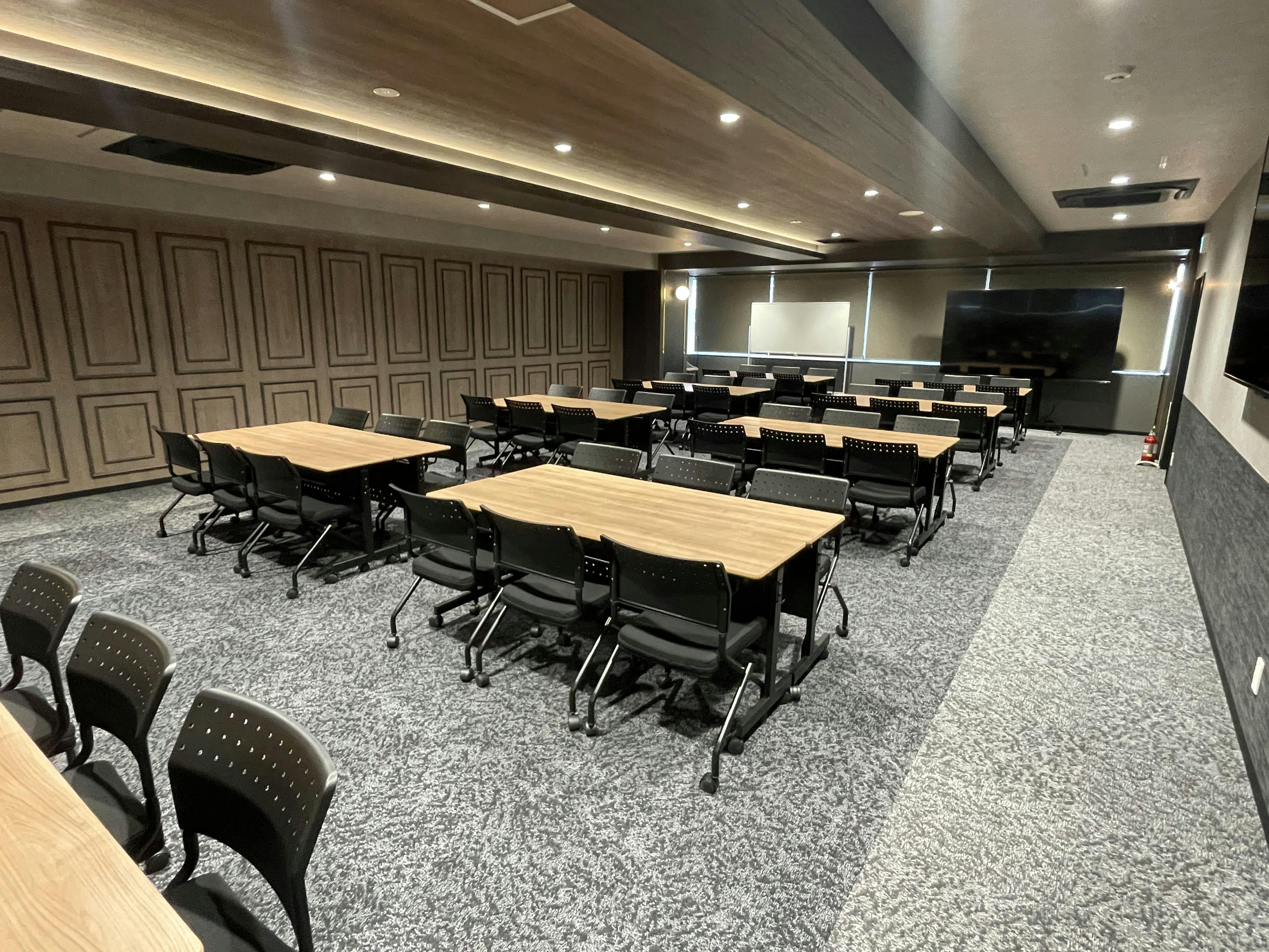 【新橋駅1分】各種パーティーやセミナーに適した落ち着いた雰囲気の貸切イベントスペース