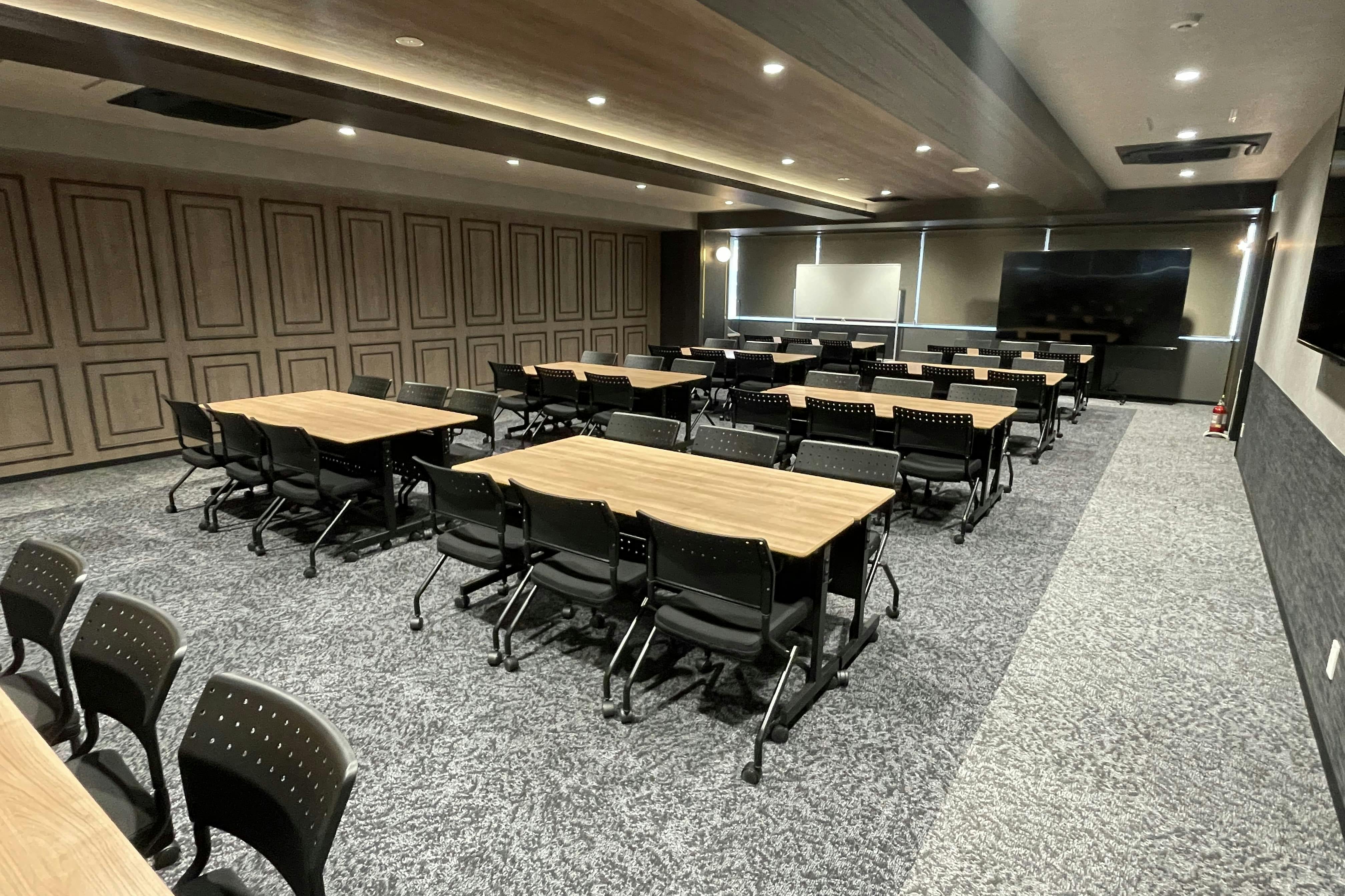 【新橋駅1分】各種パーティーやセミナーに適した落ち着いた雰囲気の貸切イベントスペース