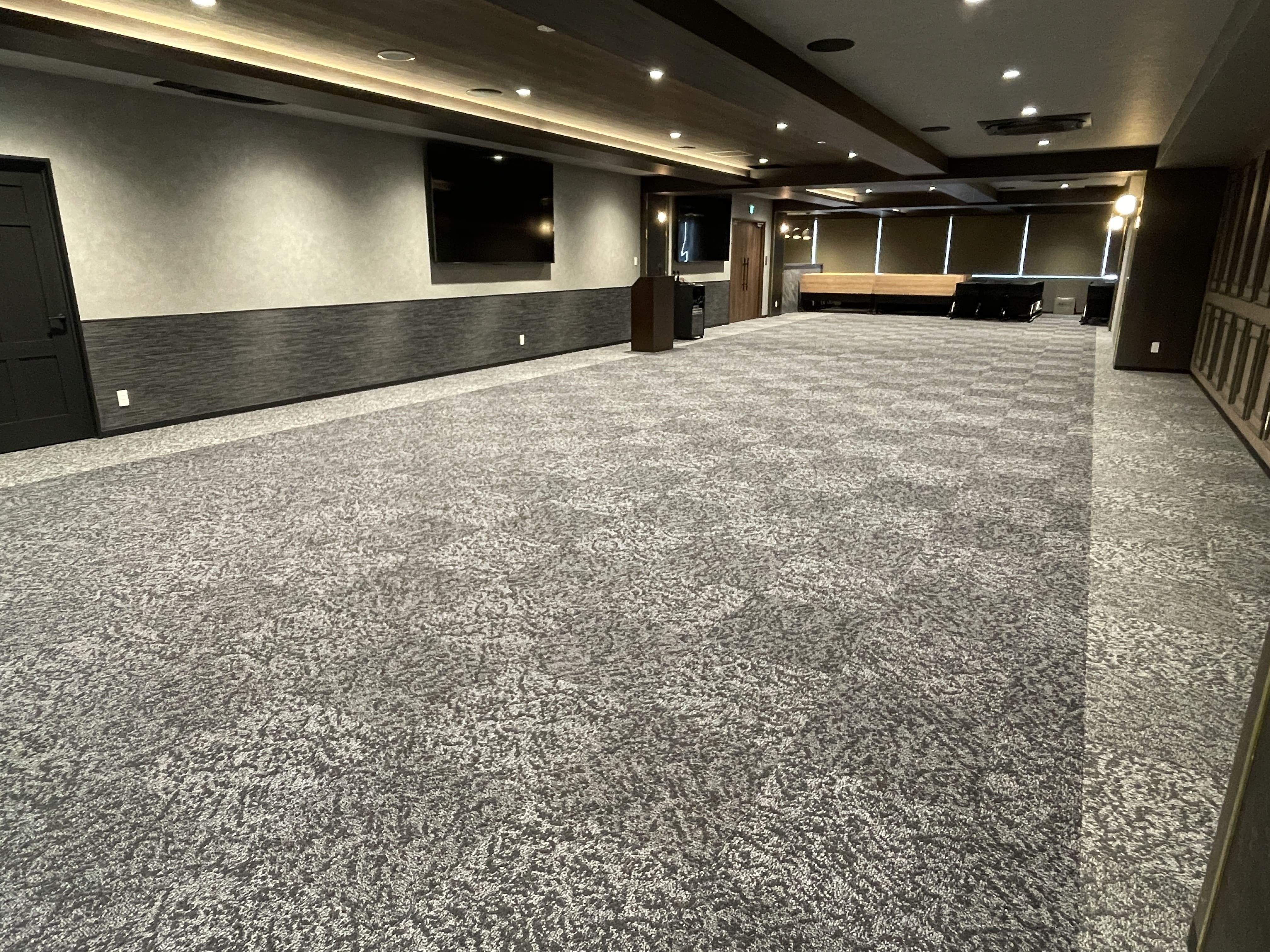 【新橋駅1分】各種パーティーやセミナーに適した落ち着いた雰囲気の貸切イベントスペース