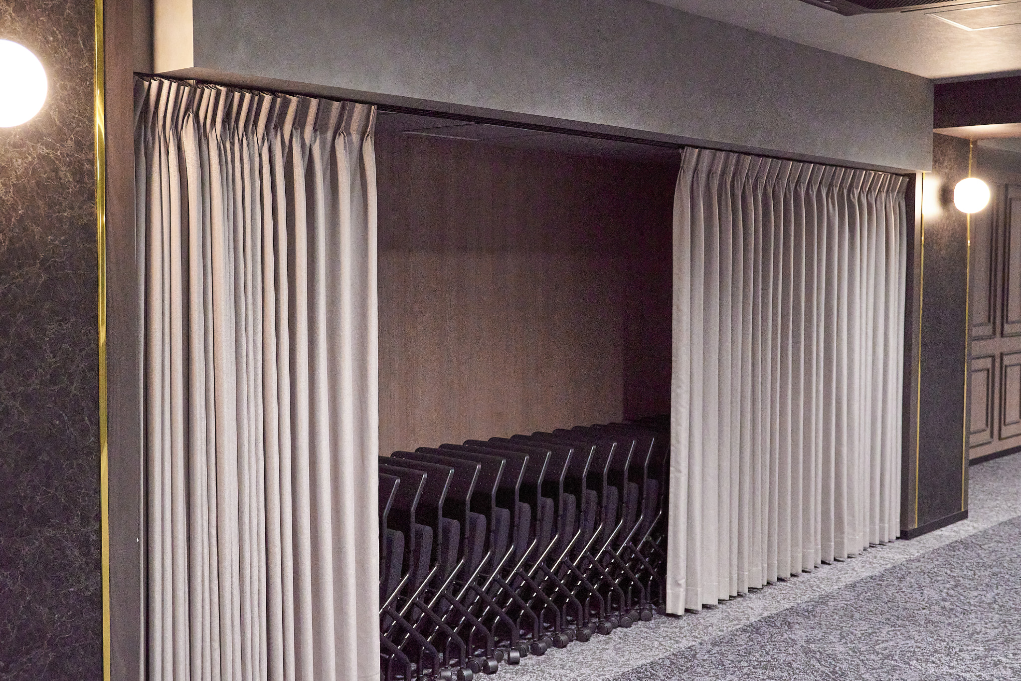 【新橋駅1分】各種パーティーやセミナーに適した落ち着いた雰囲気の貸切イベントスペース