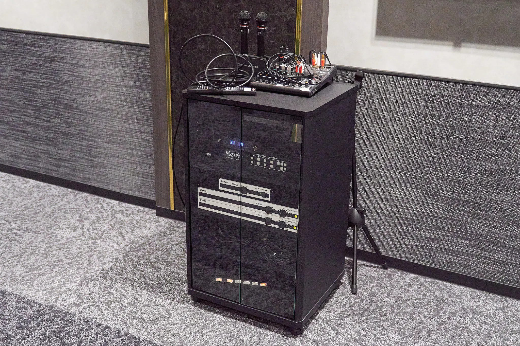 【新橋駅1分】各種パーティーやセミナーに適した落ち着いた雰囲気の貸切イベントスペース