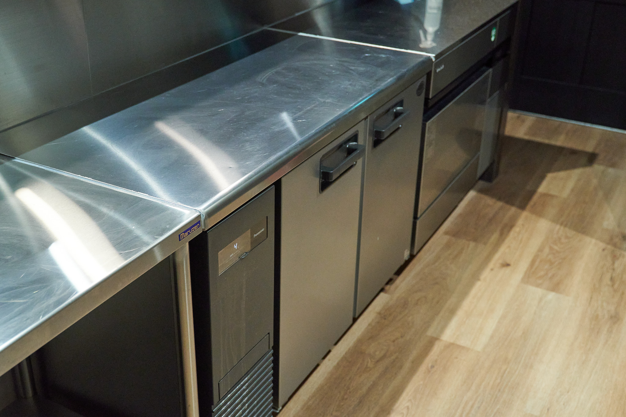 【新橋駅1分】各種パーティーやセミナーに適した落ち着いた雰囲気の貸切イベントスペース