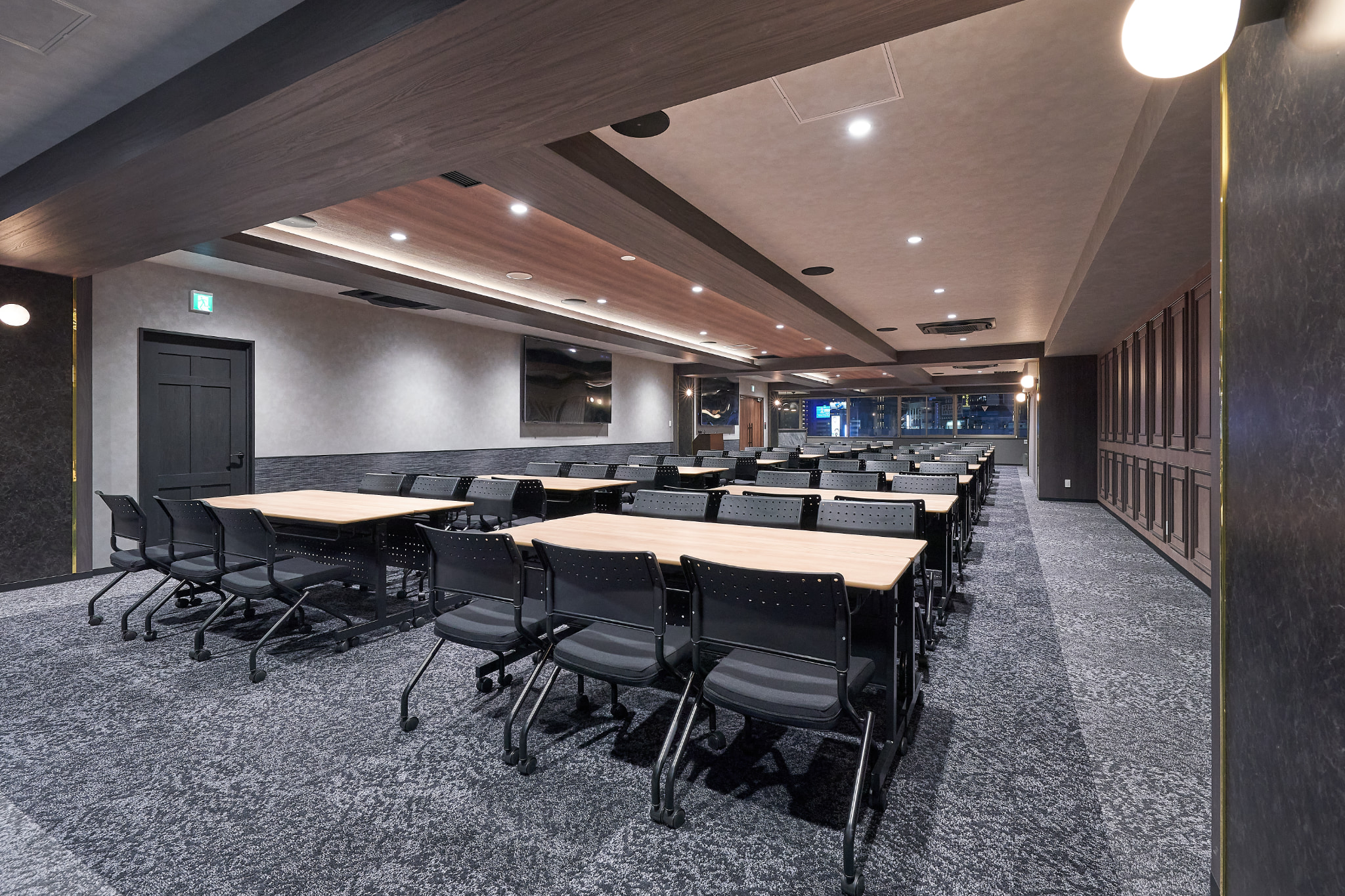 【新橋駅1分】各種パーティーやセミナーに適した落ち着いた雰囲気の貸切イベントスペース