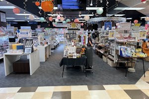 【TSUTAYA首里店】ポップアップストアやプロモーションに適した上りエスカレーター近くのレンタルスペース