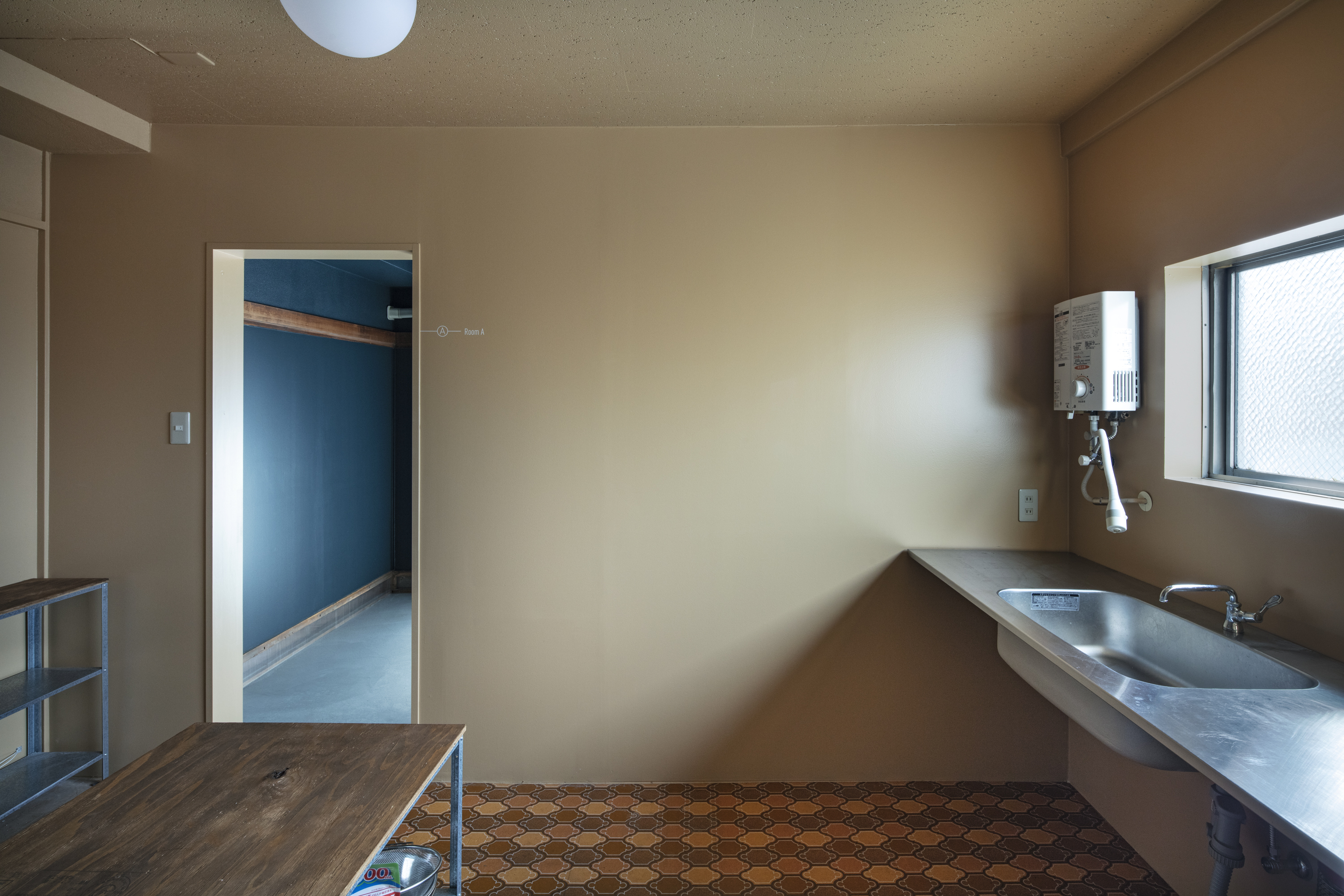 【南太田駅6分】ロケや撮影会等の撮影用途、展示会やワークショップに最適な4種の内装のコンセプトスタジオ