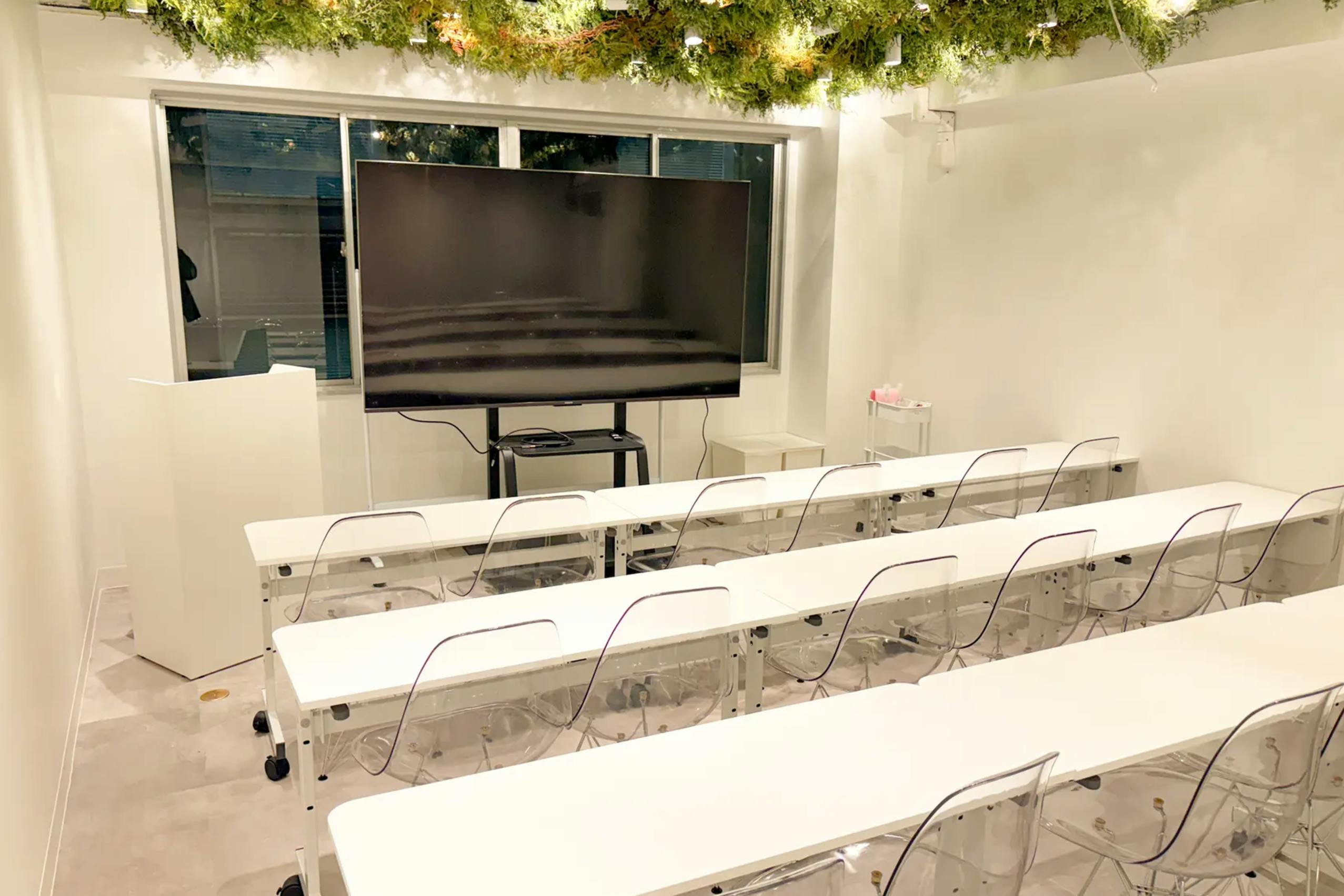 【銀座駅3分/東京駅5分】セミナー・ワークショップに適した30名様着席可能な駅近イベントスペース