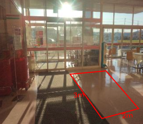 【マックスバリュ新雄物川店】サービスカウンター前 販促プロモーションに最適なスーパー店内催事イベントスペース