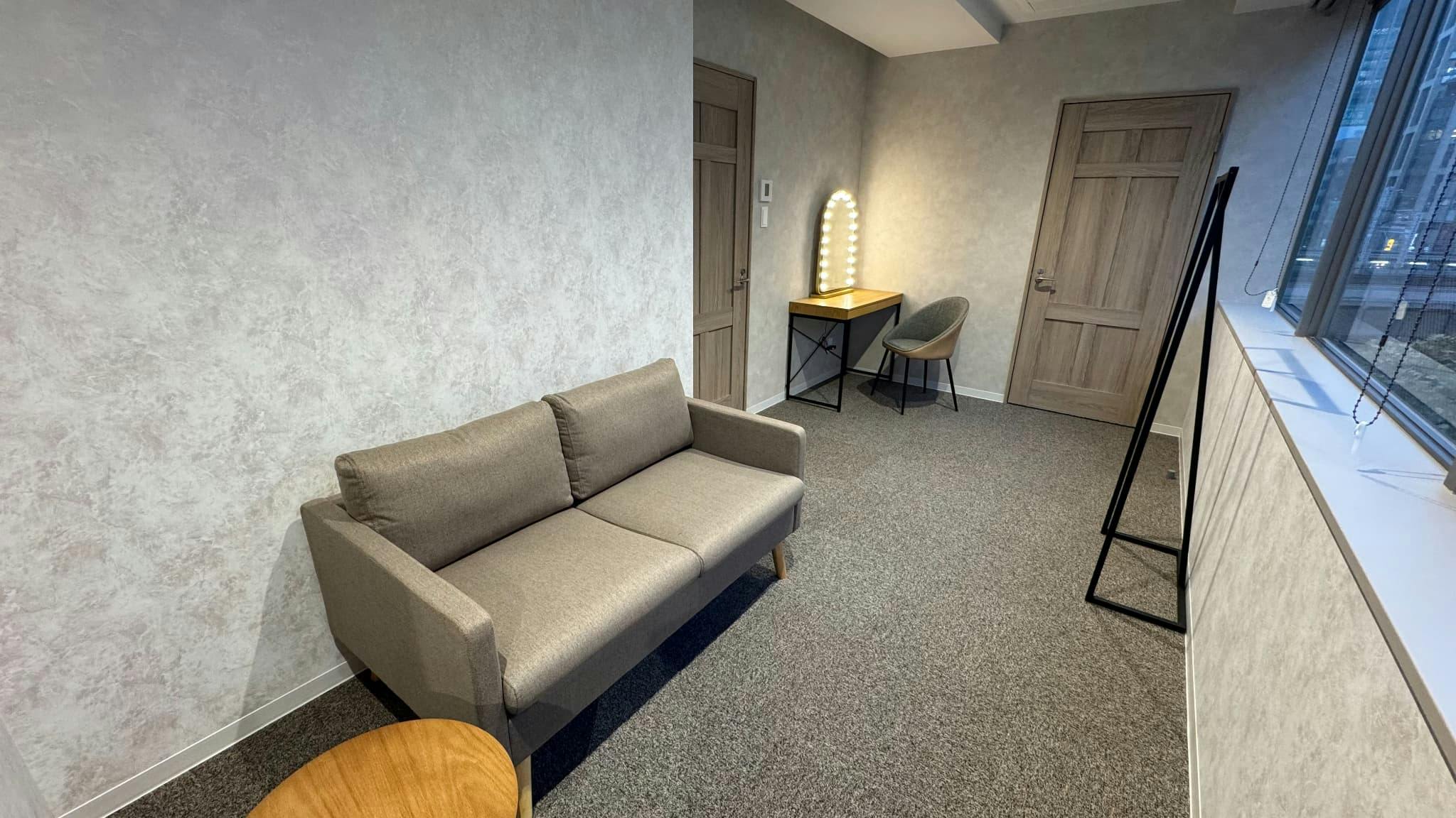 【新橋駅1分】各種パーティーや撮影・イベントに適した清潔感あふれる貸切イベントスペース