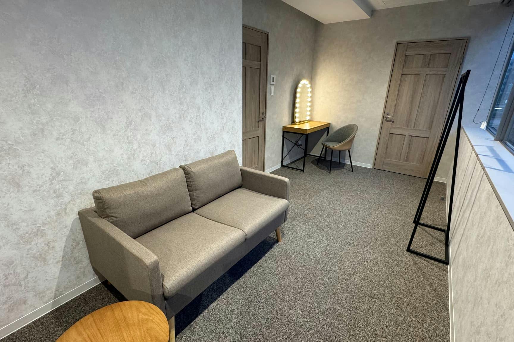 【新橋駅1分】各種パーティーや撮影・イベントに適した清潔感あふれる貸切イベントスペース