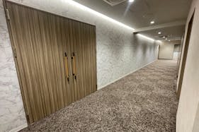 【新橋駅1分】各種パーティーや撮影・イベントに適した清潔感あふれる貸切イベントスペース