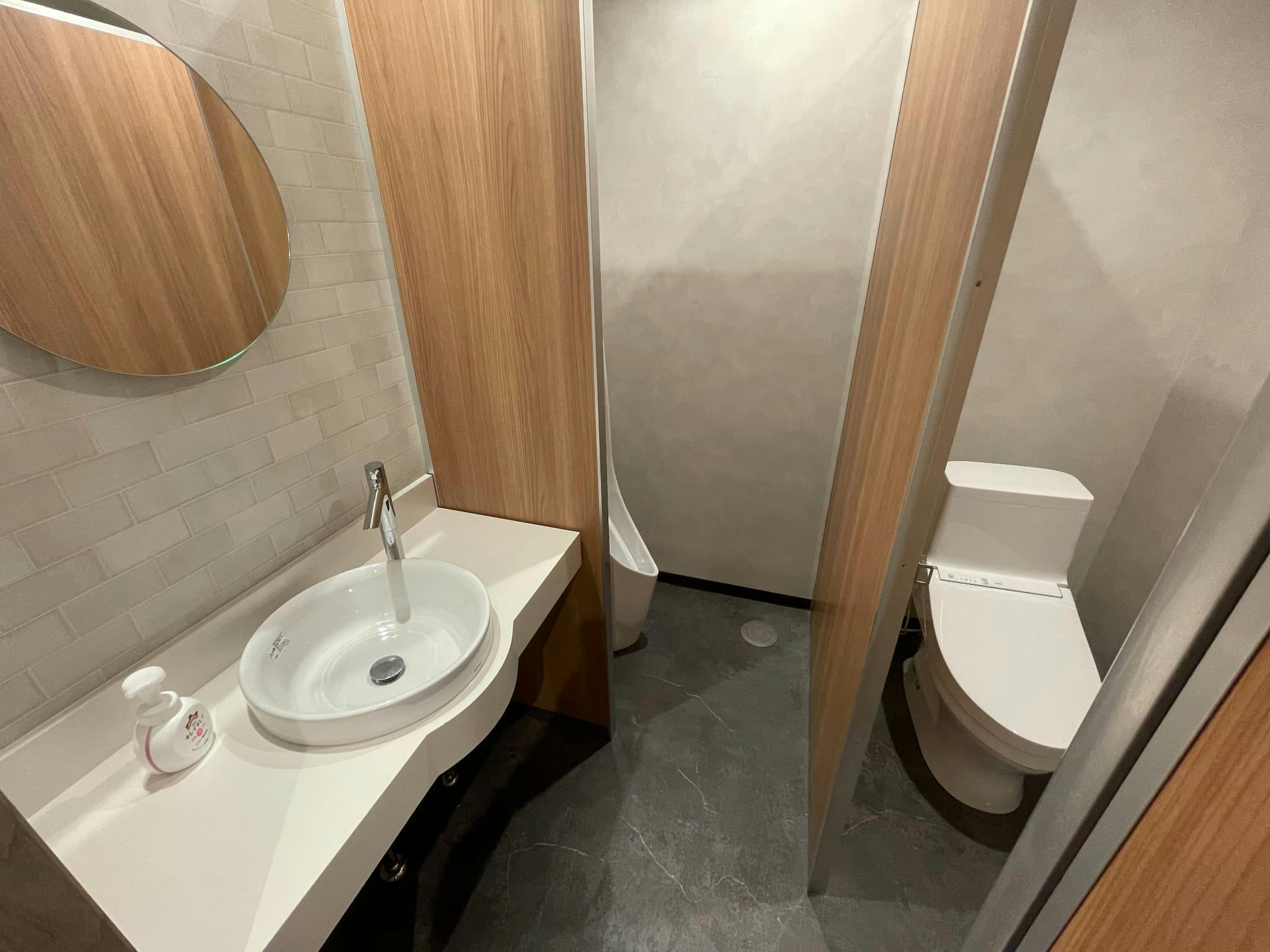 【新橋駅1分】各種パーティーや撮影・イベントに適した清潔感あふれる貸切イベントスペース