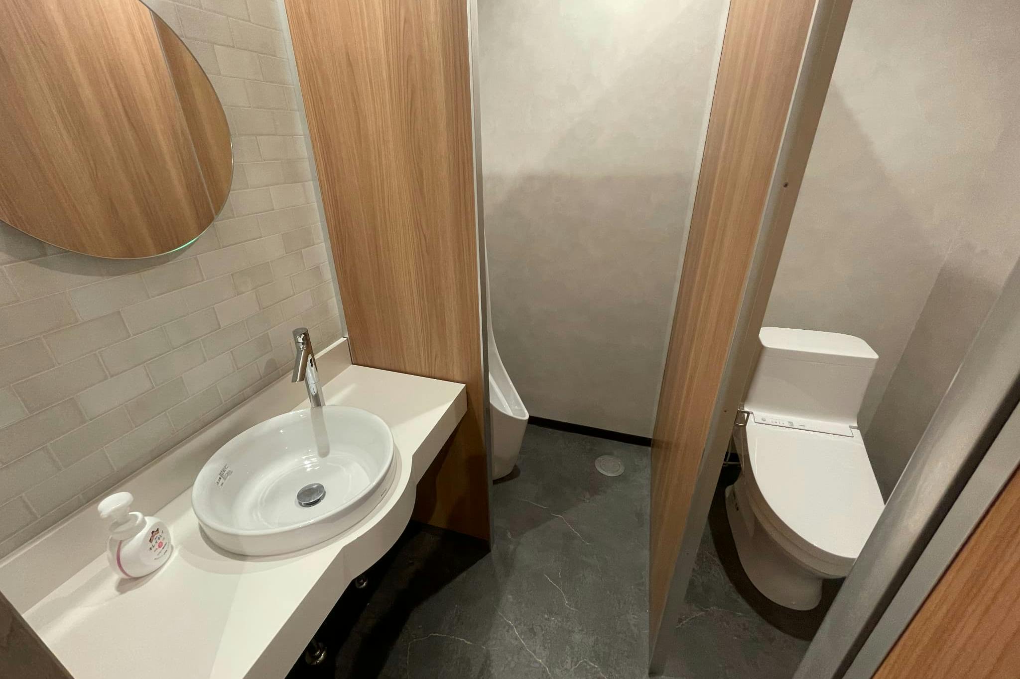 【新橋駅1分】各種パーティーや撮影・イベントに適した清潔感あふれる貸切イベントスペース