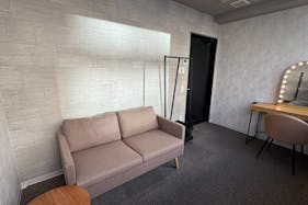 【新橋駅1分】各種パーティーや撮影・イベントに適した清潔感あふれる貸切イベントスペース