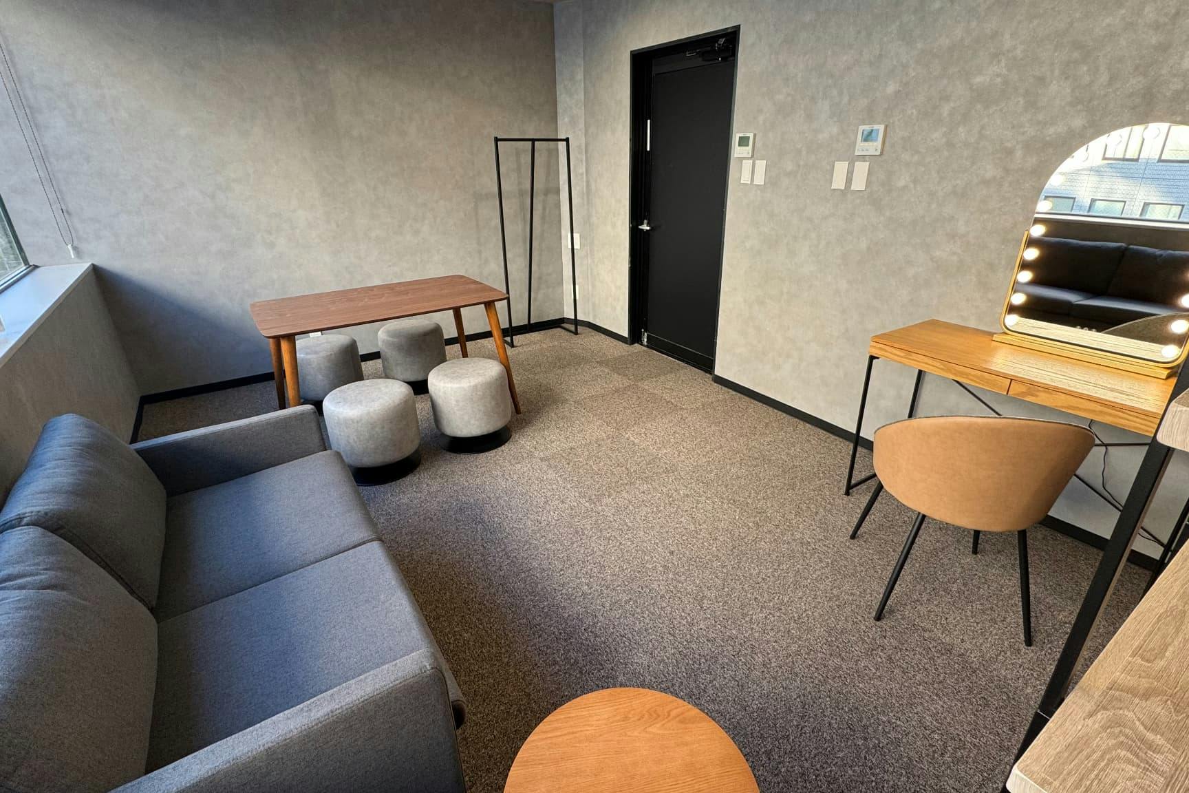 【新橋駅1分】各種パーティーや撮影・イベントに適した清潔感あふれる貸切イベントスペース