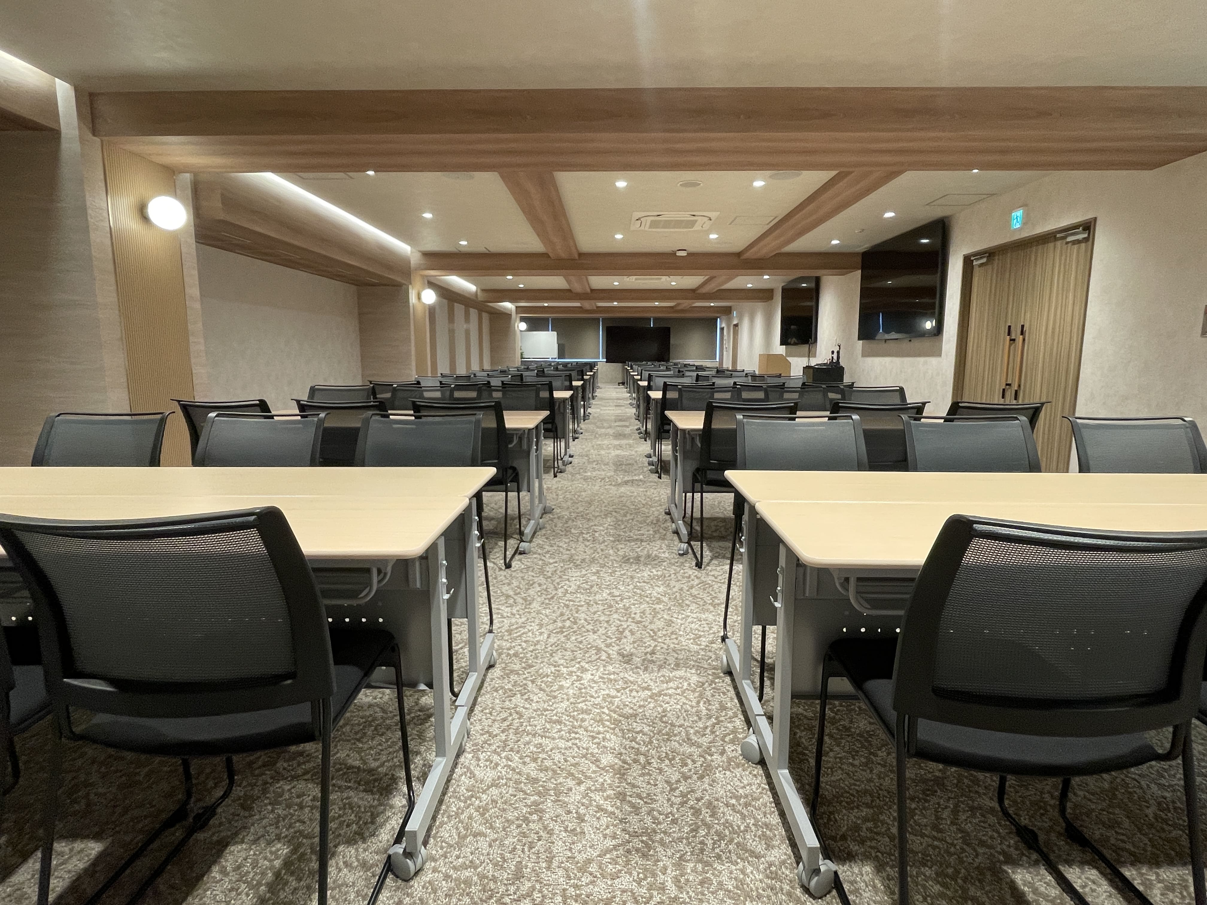 【新橋駅1分】各種パーティーや撮影・イベントに適した清潔感あふれる貸切イベントスペース