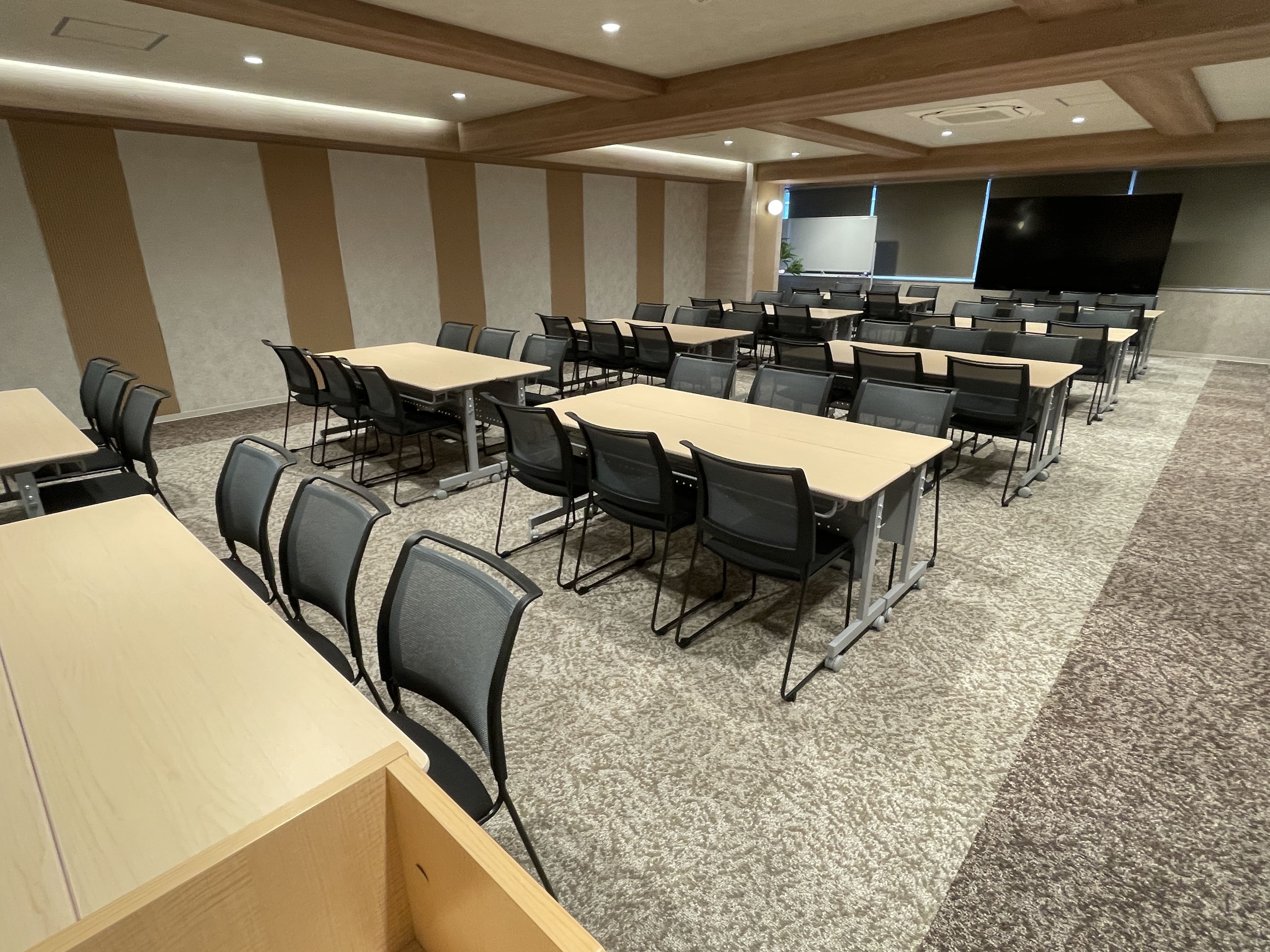 【新橋駅1分】各種パーティーや撮影・イベントに適した清潔感あふれる貸切イベントスペース