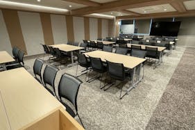 【新橋駅1分】各種パーティーや撮影・イベントに適した清潔感あふれる貸切イベントスペース