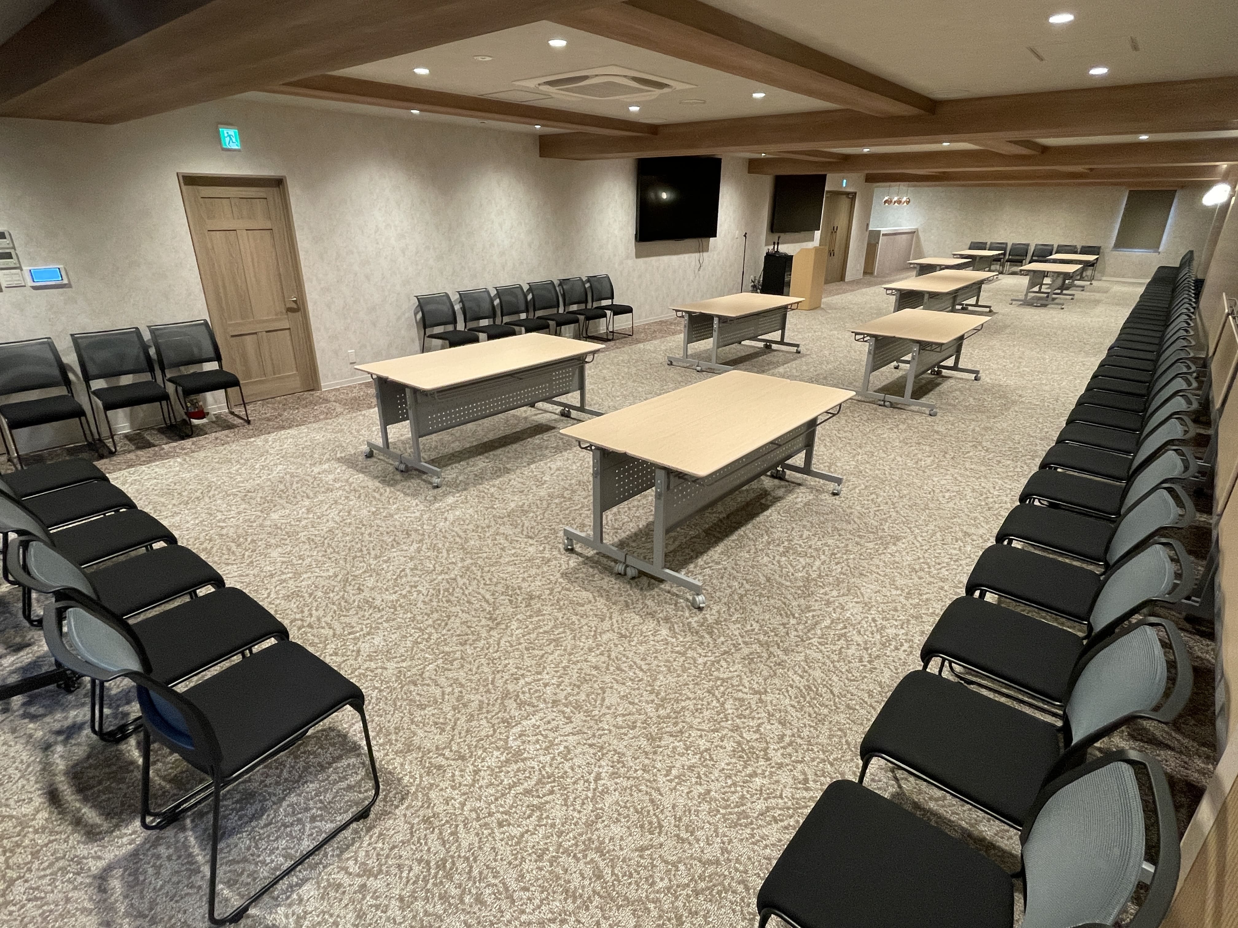 【新橋駅1分】各種パーティーや撮影・イベントに適した清潔感あふれる貸切イベントスペース