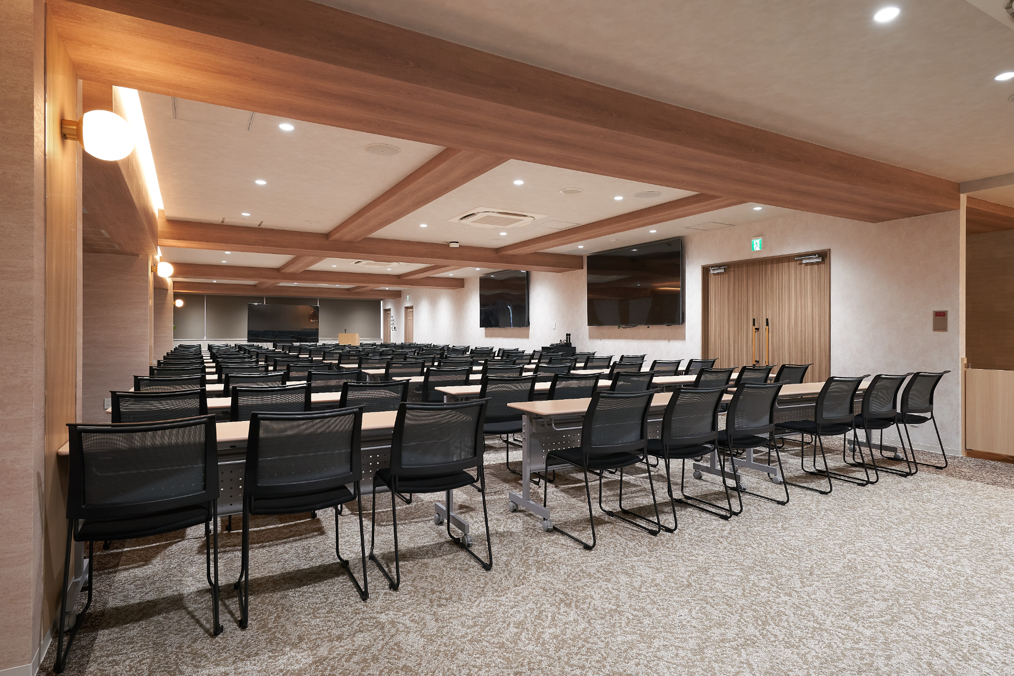 【新橋駅1分】各種パーティーや撮影・イベントに適した清潔感あふれる貸切イベントスペース